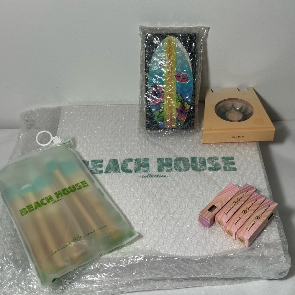 Beach House‎ Makeup Set